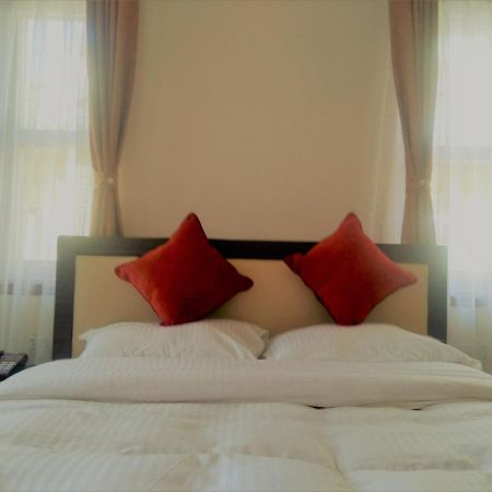 Hidden Leaf Bed & Breakfast Lalitpur Dış mekan fotoğraf